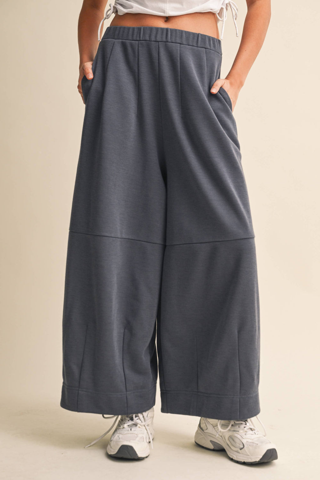 WIDE LEG RELAXED FIT SWEATPANTS WITH SIDE POCKETS