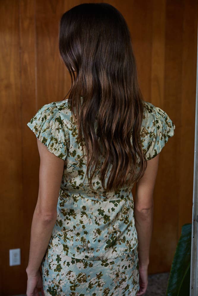 L9071T | Woven Polyester Rayon V-Neck Capped Sleeve Top