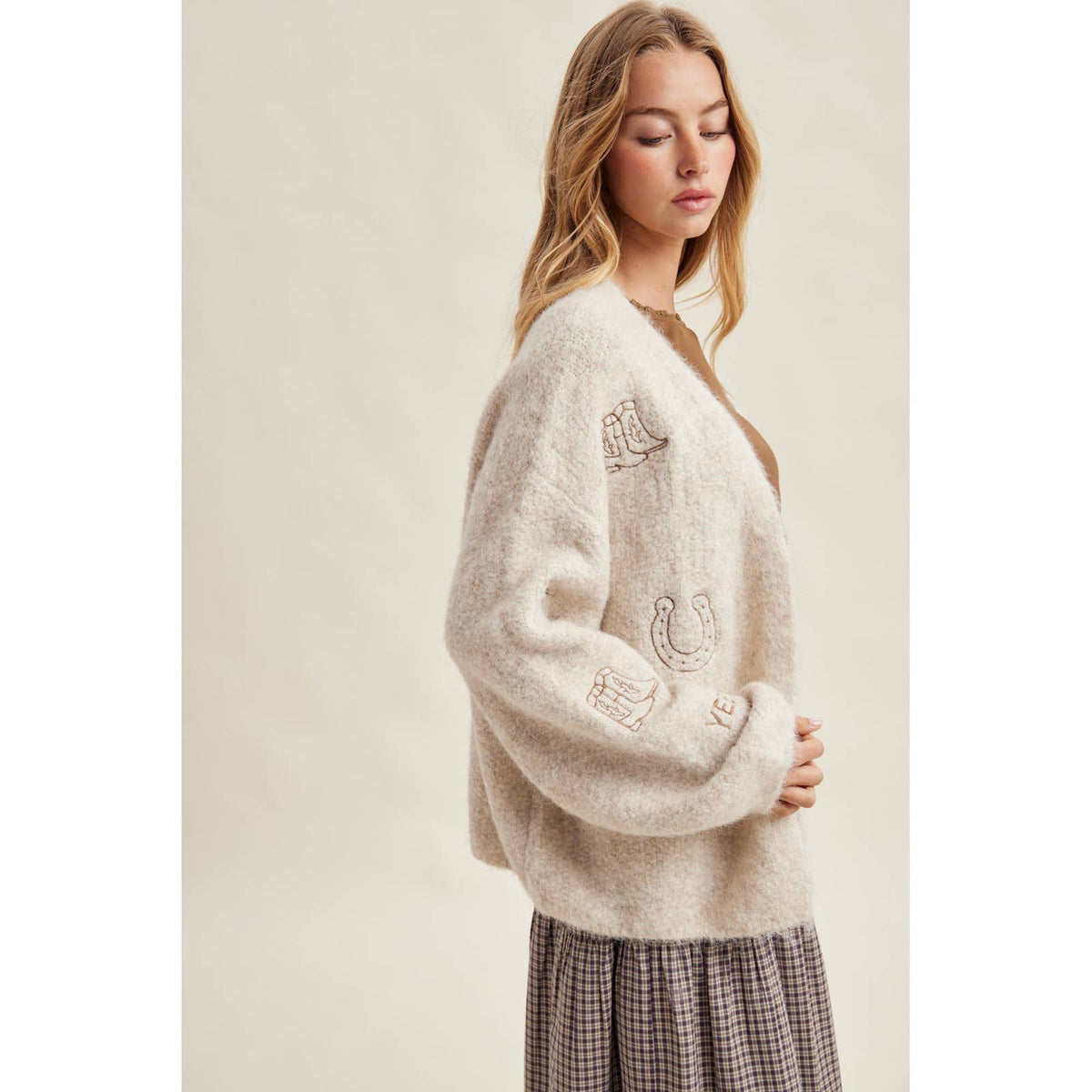 WESTERN EMBROIDERED FUZZY CARDIGAN