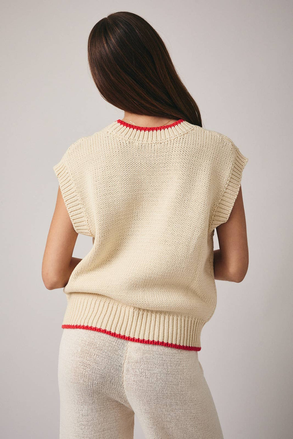WIDE HIGH NECK SLEEVELESS "LOBSTER" SWEATER