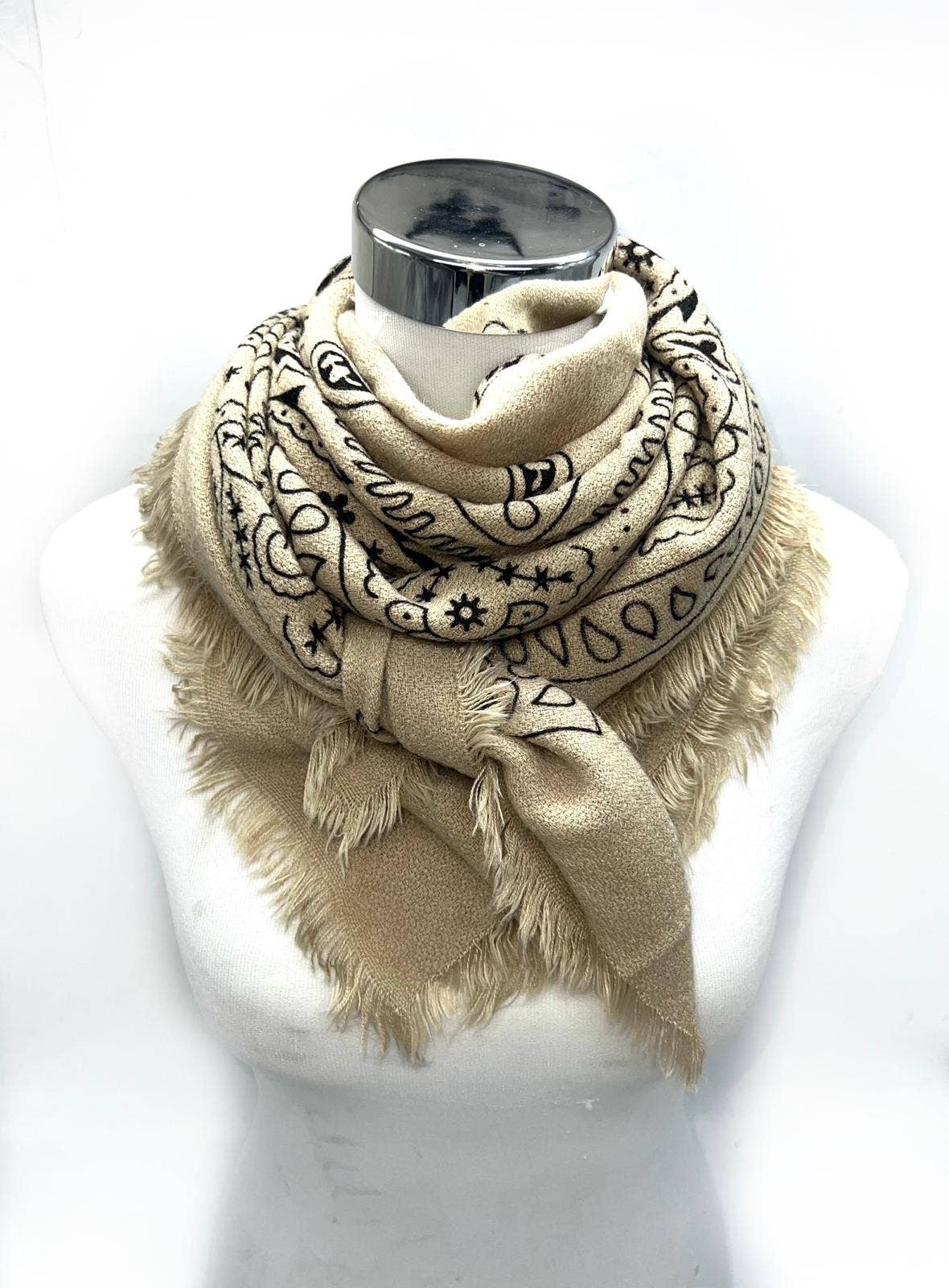 K4 Large square scarves with bandana patterns