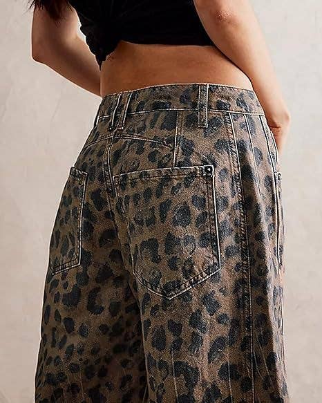 Leopard Print Loose Midi Waist Wide Leg Jeans DP25A479