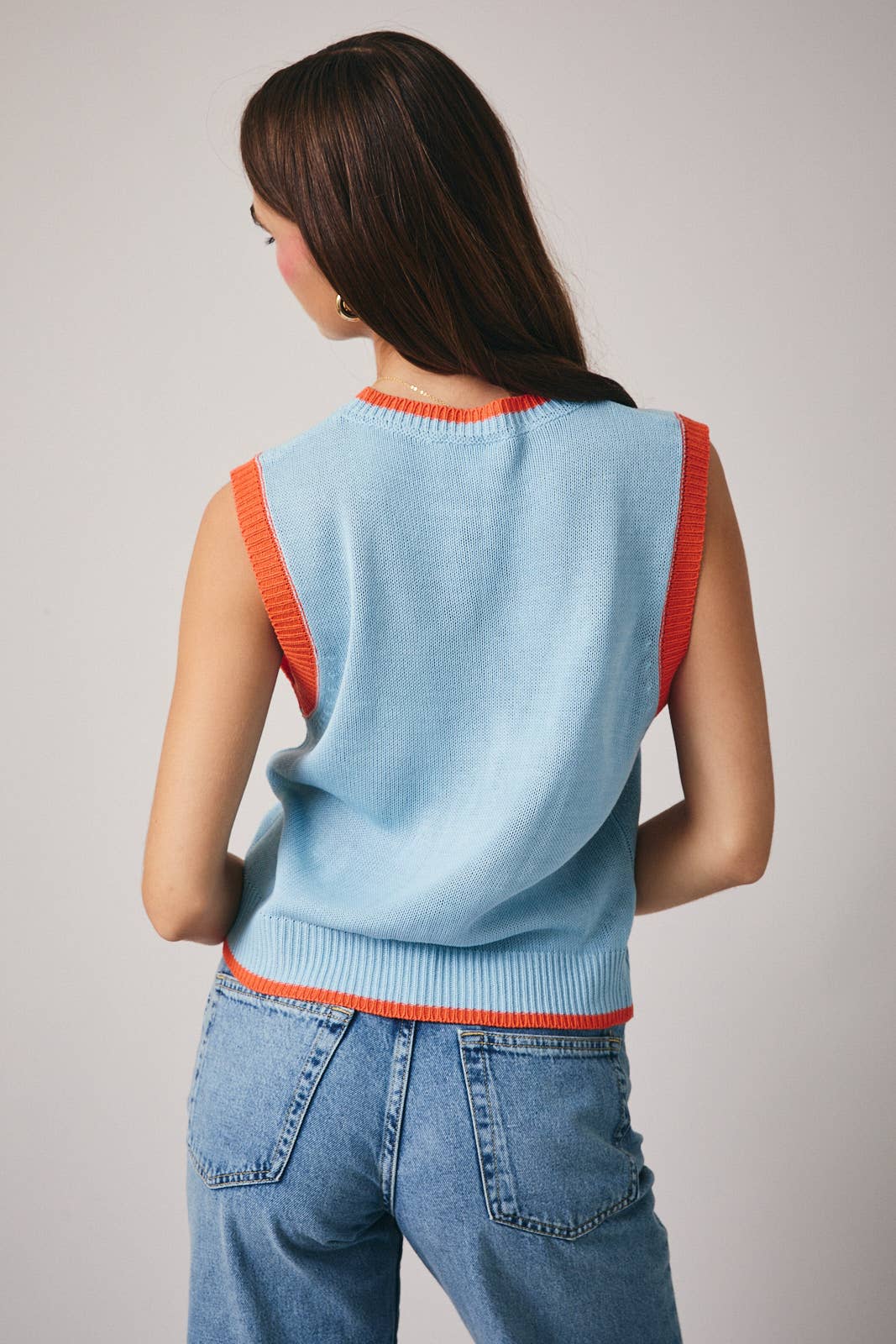 ROUND NECK 'FISH' GRAPHIC SWEATER VEST