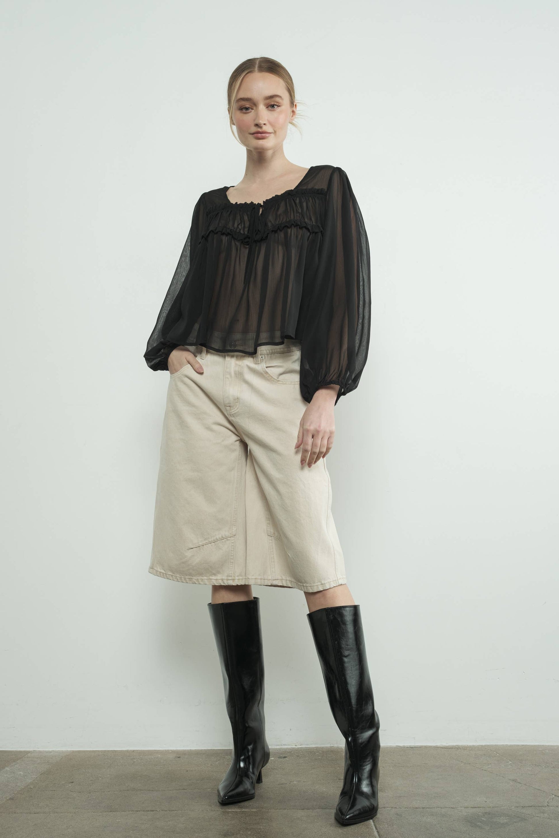 MAP3098 DENIM BERMUDA SHORTS WITH YOKE SEAM