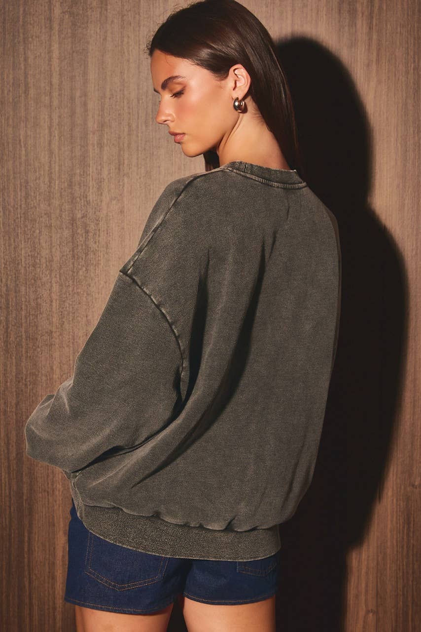 "HORSE" GRAPHIC LONG SLEEVE SWEATSHIRT