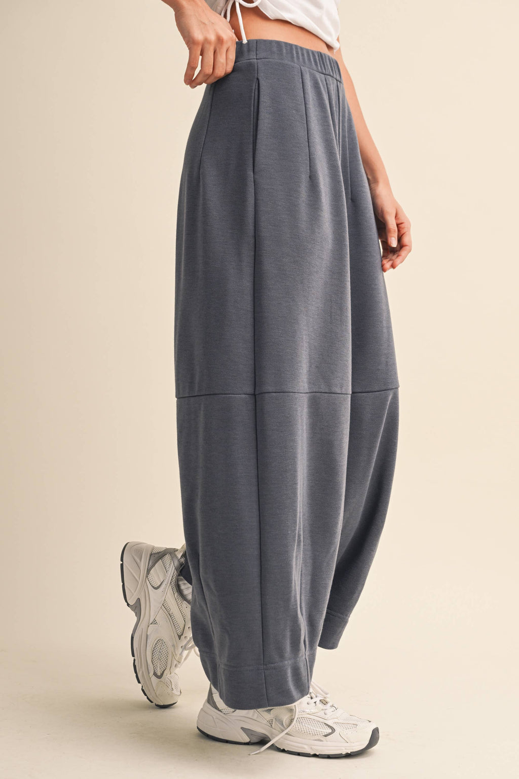 WIDE LEG RELAXED FIT SWEATPANTS WITH SIDE POCKETS