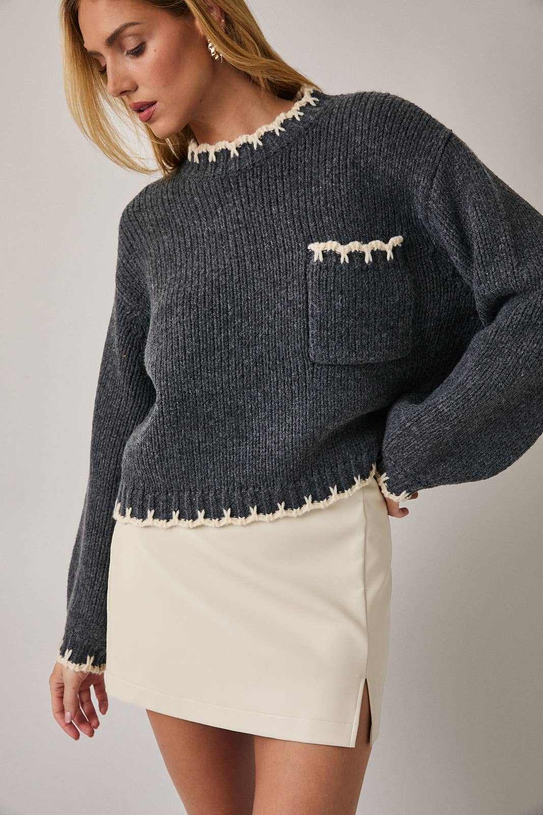 ROUND NECK LONG SLEEVE STITCH DETAIL SWEATER