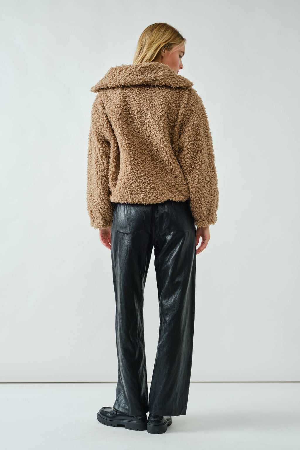 HOLIDAY OVERSIZED TEDDY HALF ZIP UP WITH POCKET