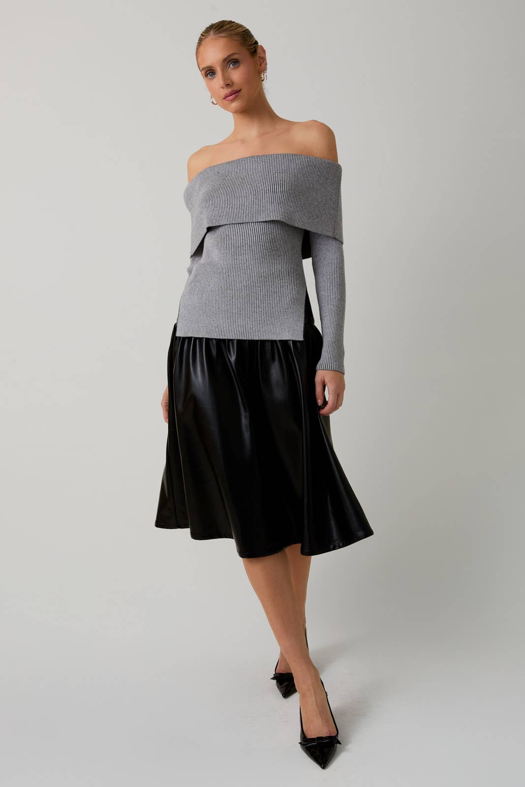 OFF SHOULDER LONG SLEEVE RIBBED TOP