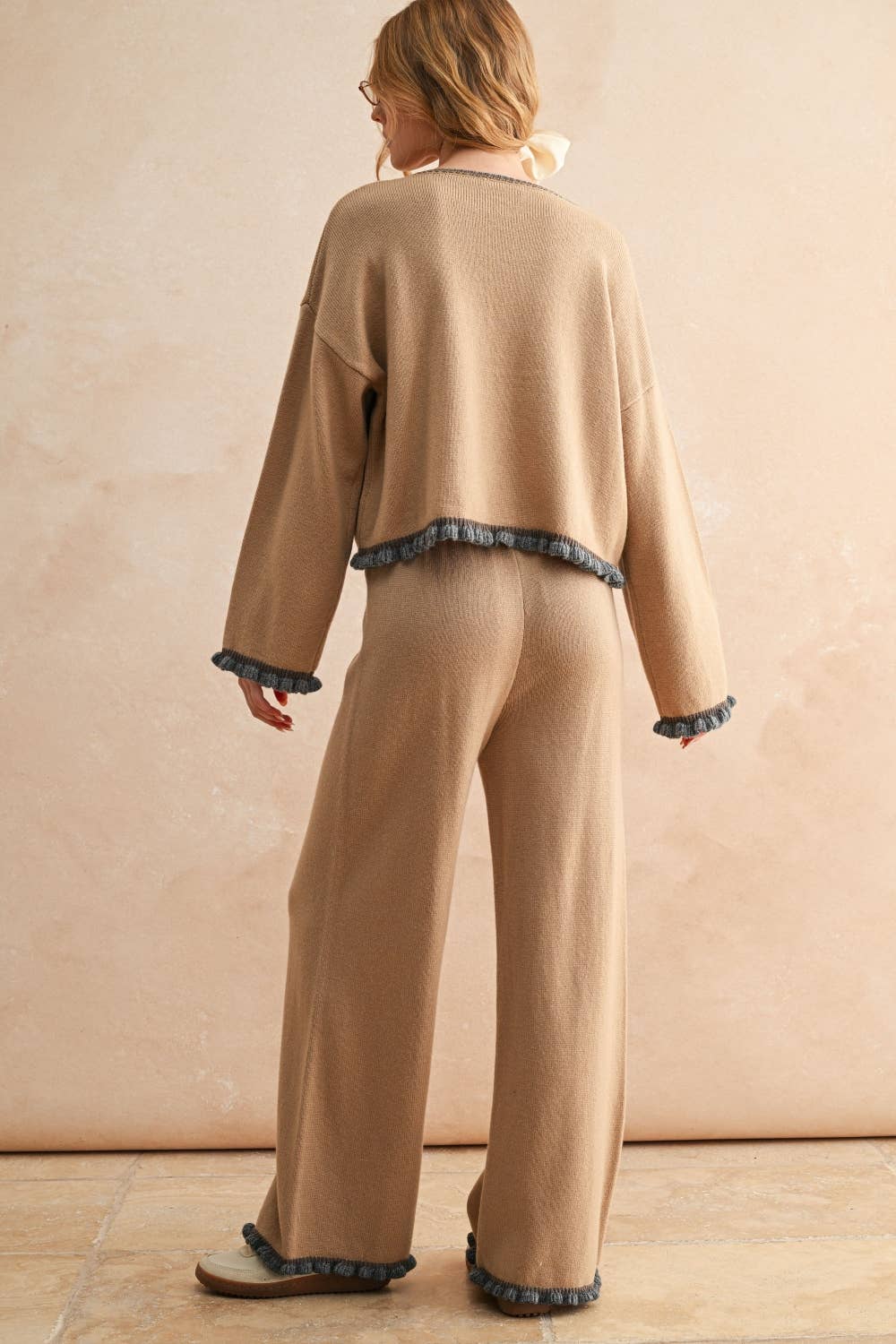 RUFFLED HEM KNITTED PANTS