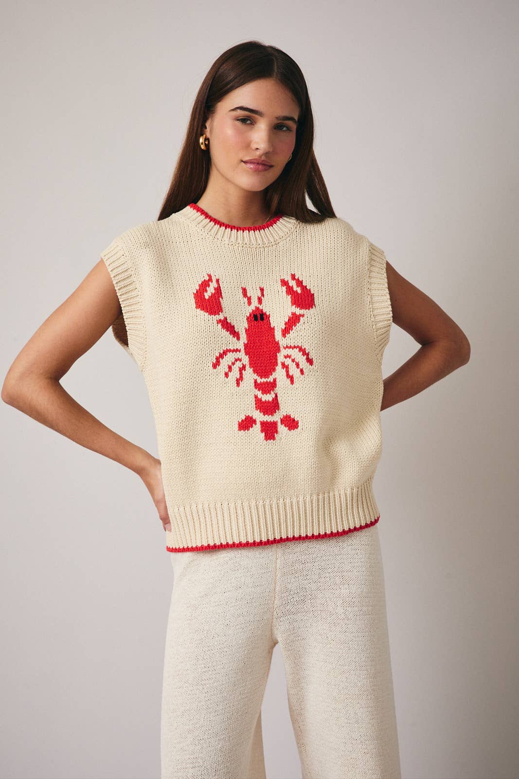 WIDE HIGH NECK SLEEVELESS "LOBSTER" SWEATER