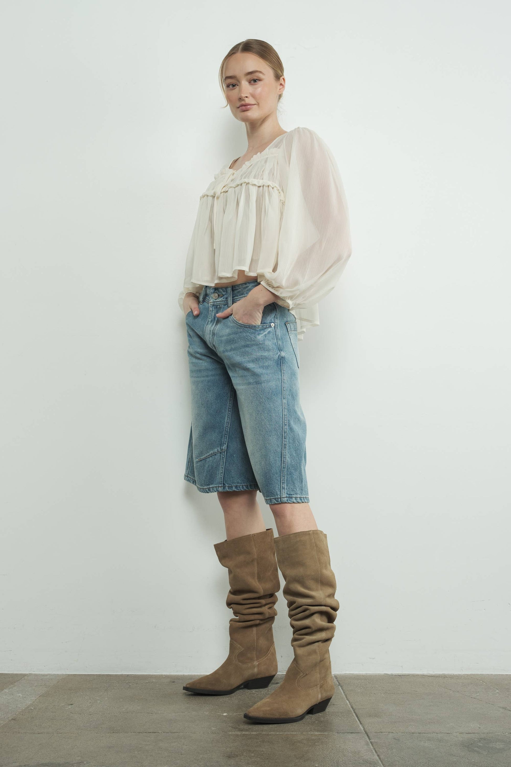 MAP3098 DENIM BERMUDA SHORTS WITH YOKE SEAM