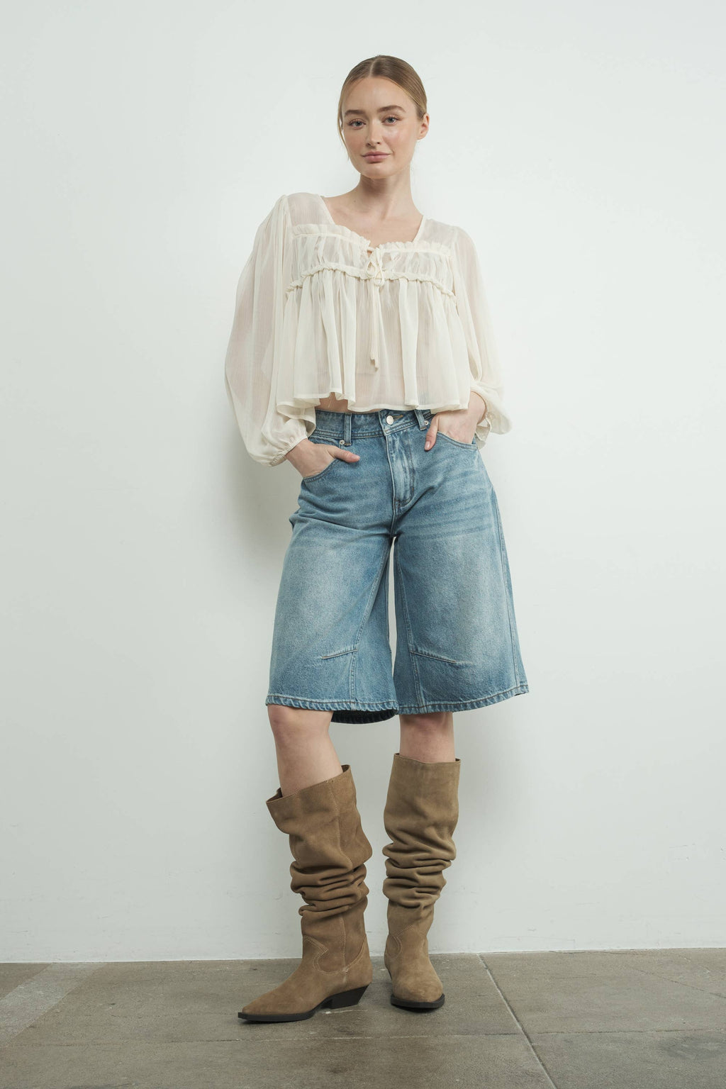 MAP3098 DENIM BERMUDA SHORTS WITH YOKE SEAM