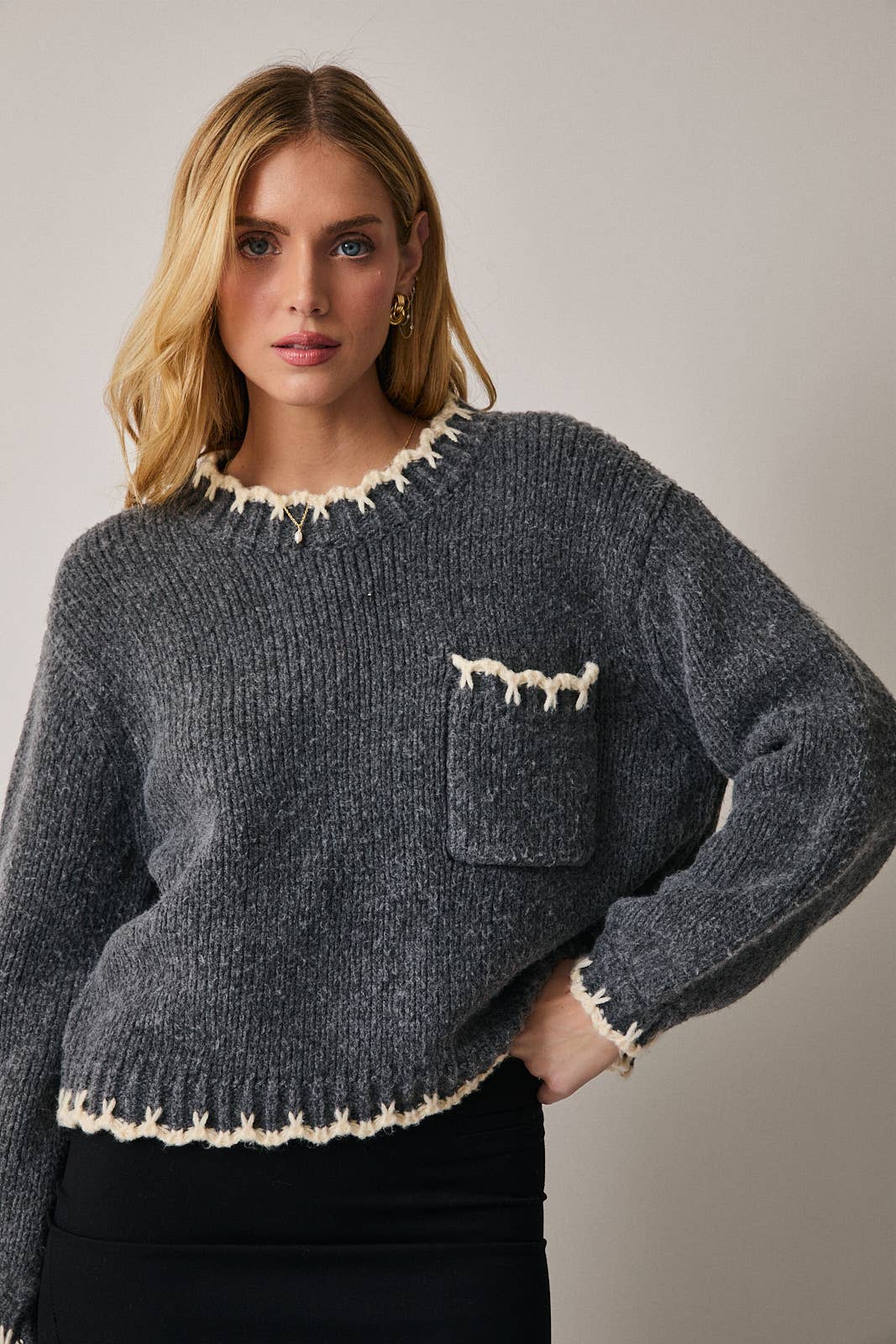 ROUND NECK LONG SLEEVE STITCH DETAIL SWEATER