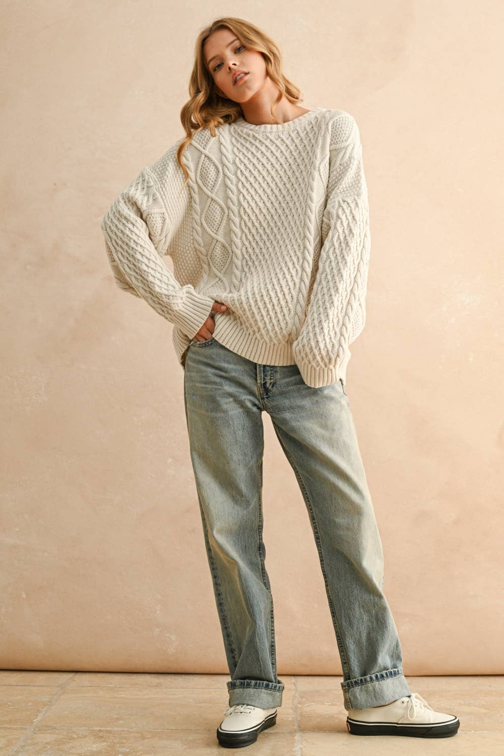 T5391   ROUND NECK CABLE KNITTED TOP