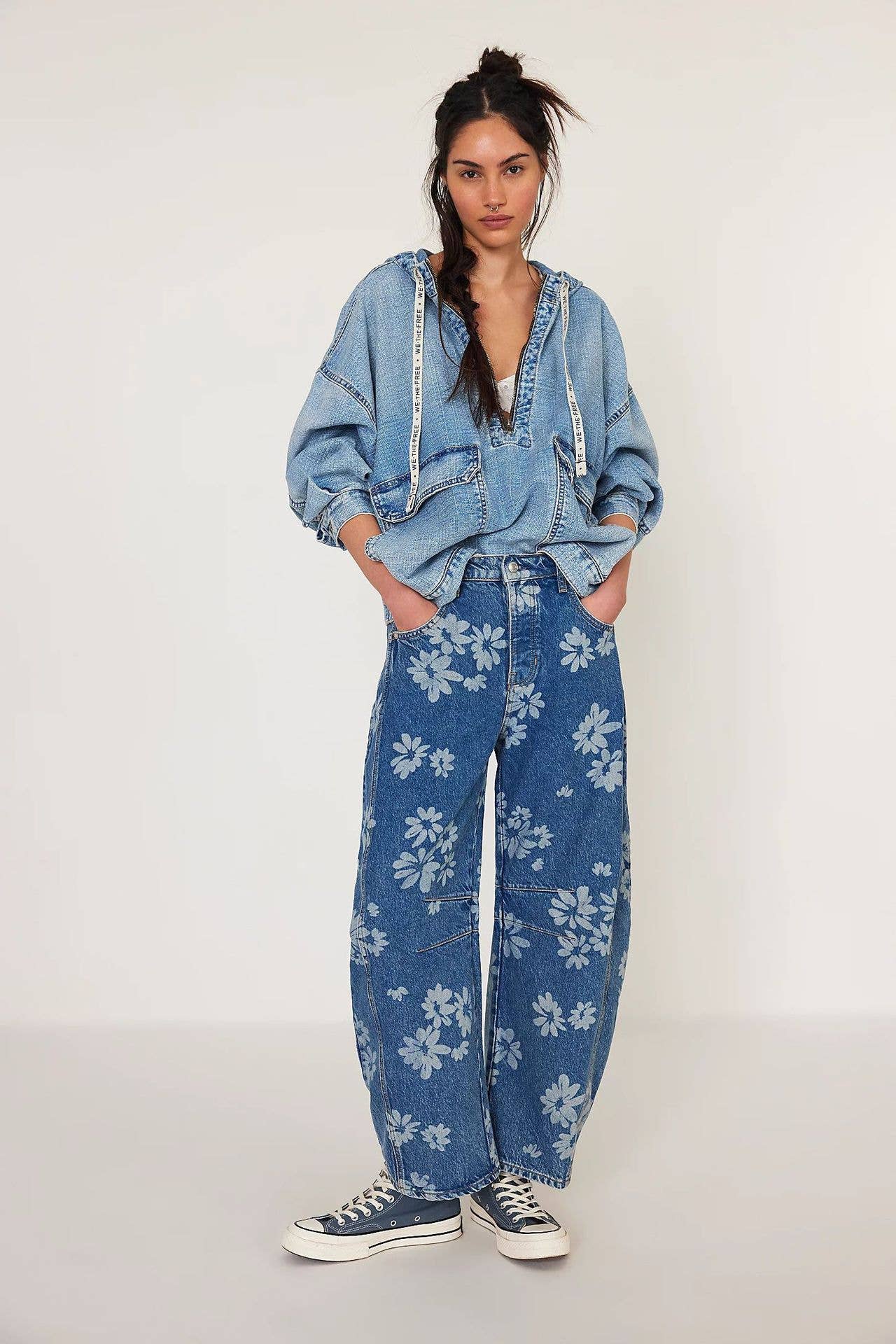 Loose High-Waisted Tapered Jeans