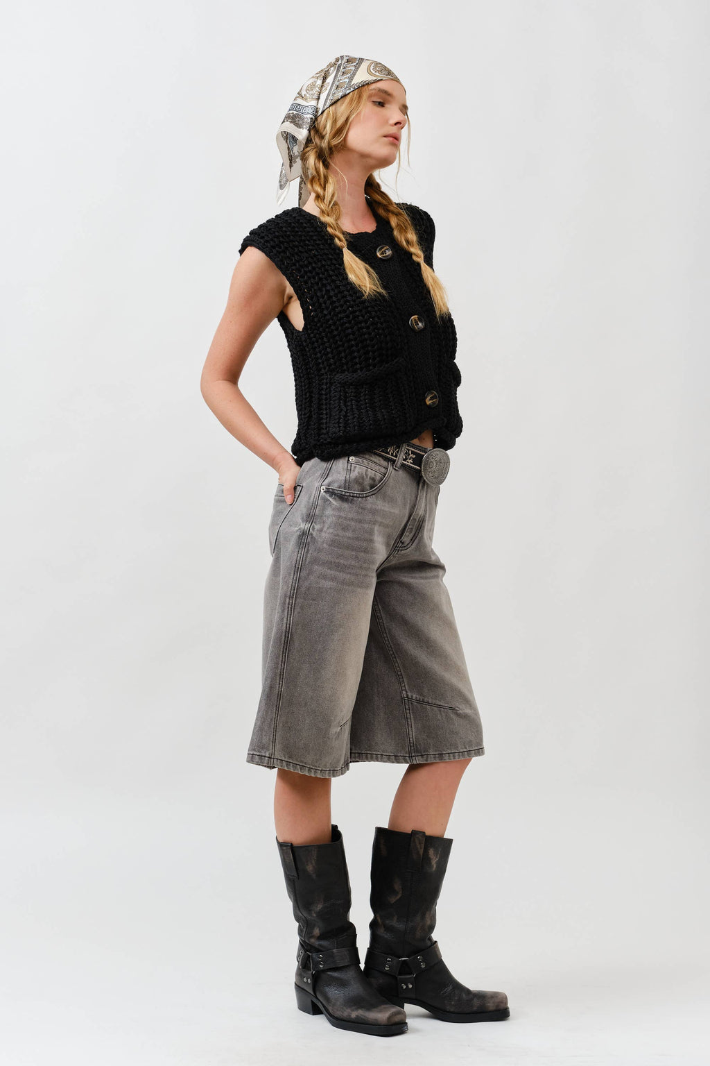 MAP3098 DENIM BERMUDA SHORTS WITH YOKE SEAM