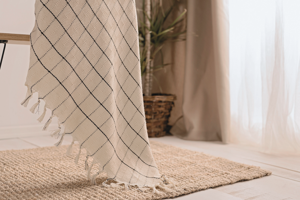 Cream Checkered Farmhouse Throw Blanket & Bedspread
