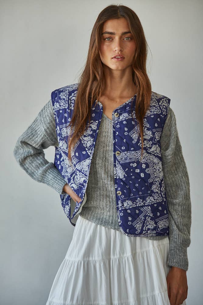 L8657 | Woven Cotton Paisley Print Quilted Padded Vest