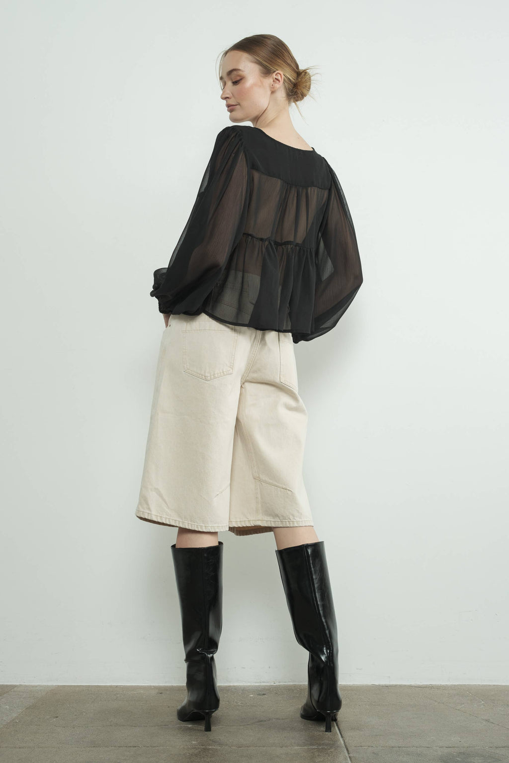 MAP3098 DENIM BERMUDA SHORTS WITH YOKE SEAM