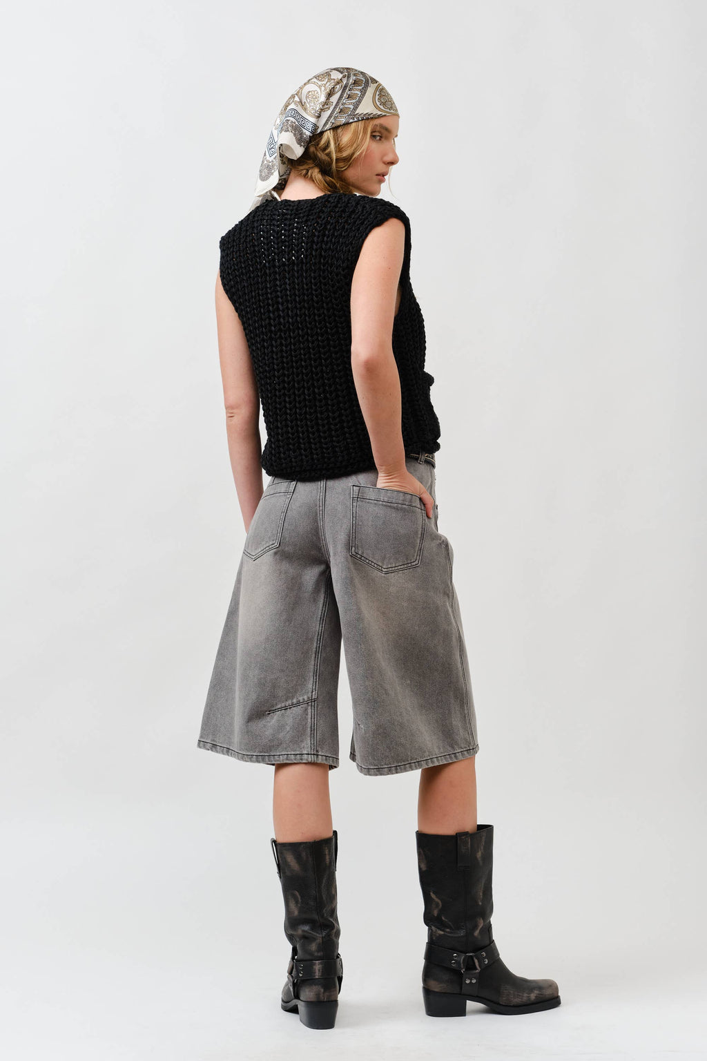 MAP3098 DENIM BERMUDA SHORTS WITH YOKE SEAM