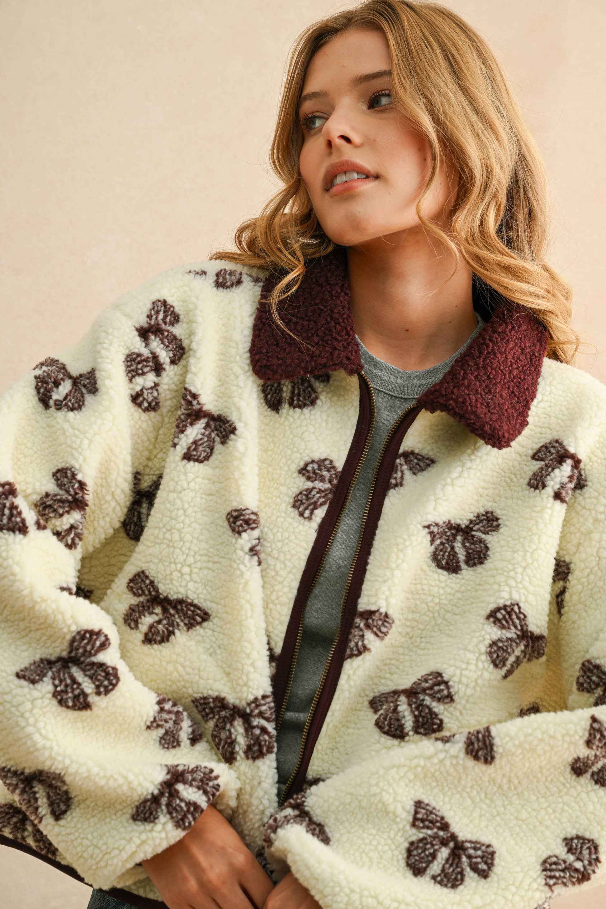 BOW PATTERN SHERPA JACKET