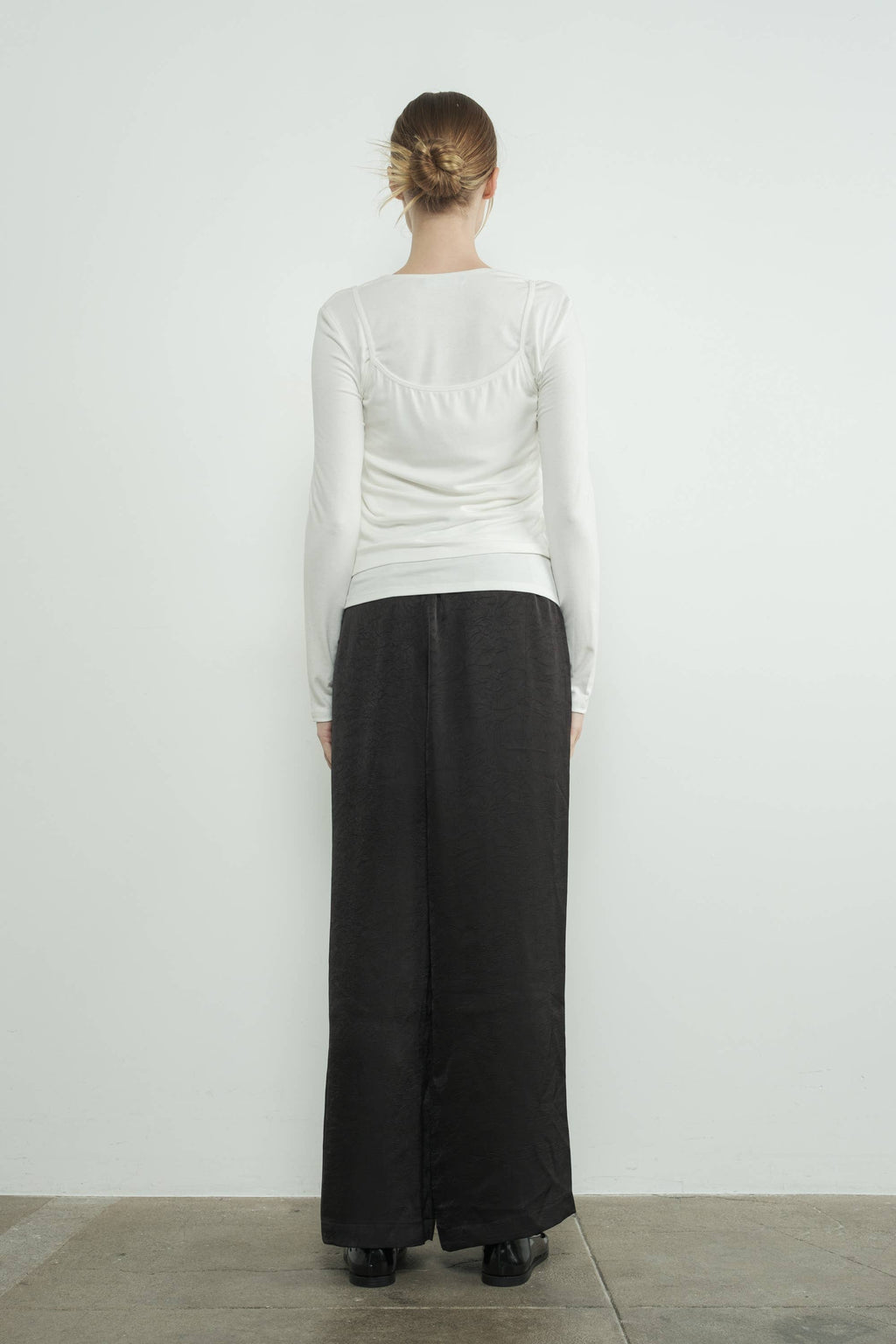CRINKLE SATIN RELAXED PANTS