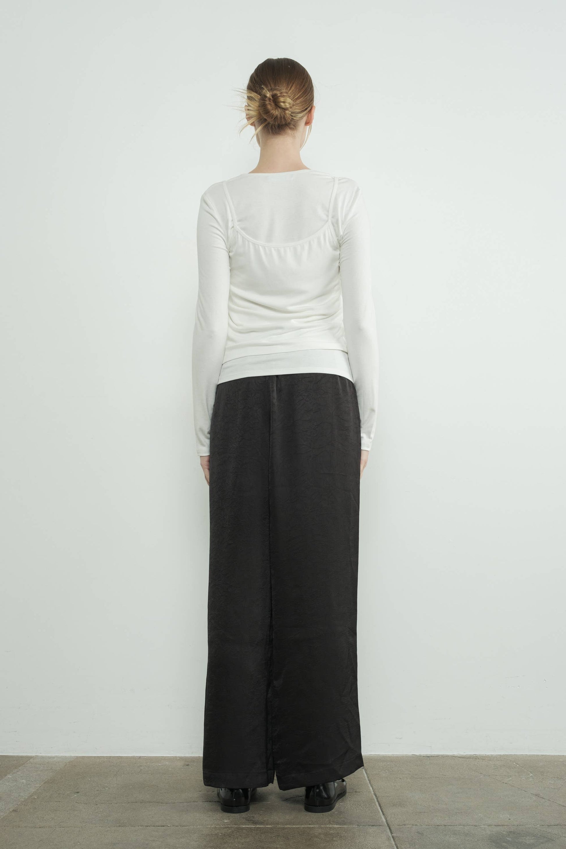 CRINKLE SATIN RELAXED PANTS