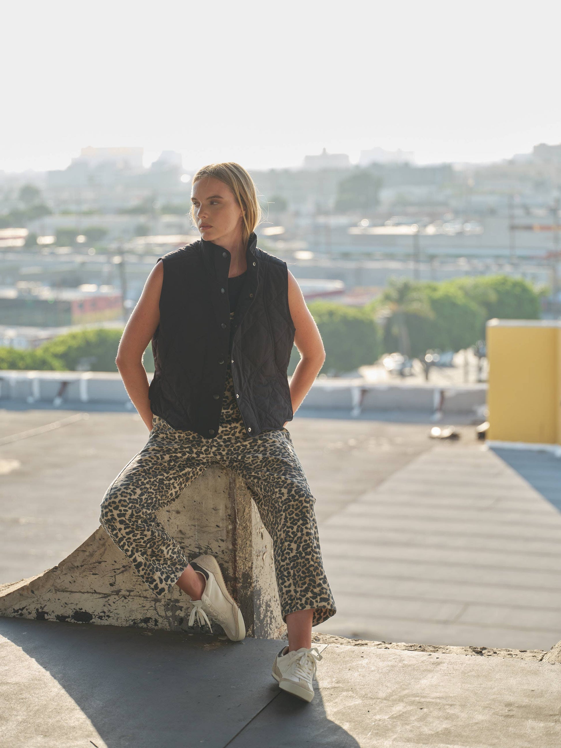 MAJ2990 WAVE HEM QUILTED VEST