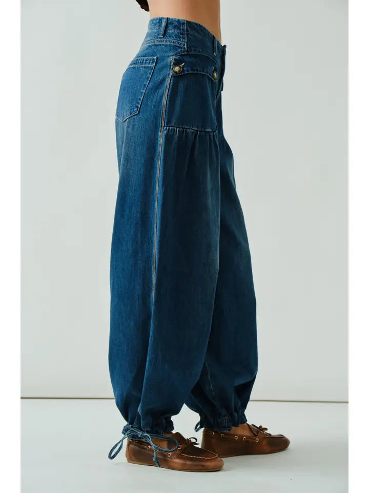 AJP5395- Soft Denim Lotus Jeans