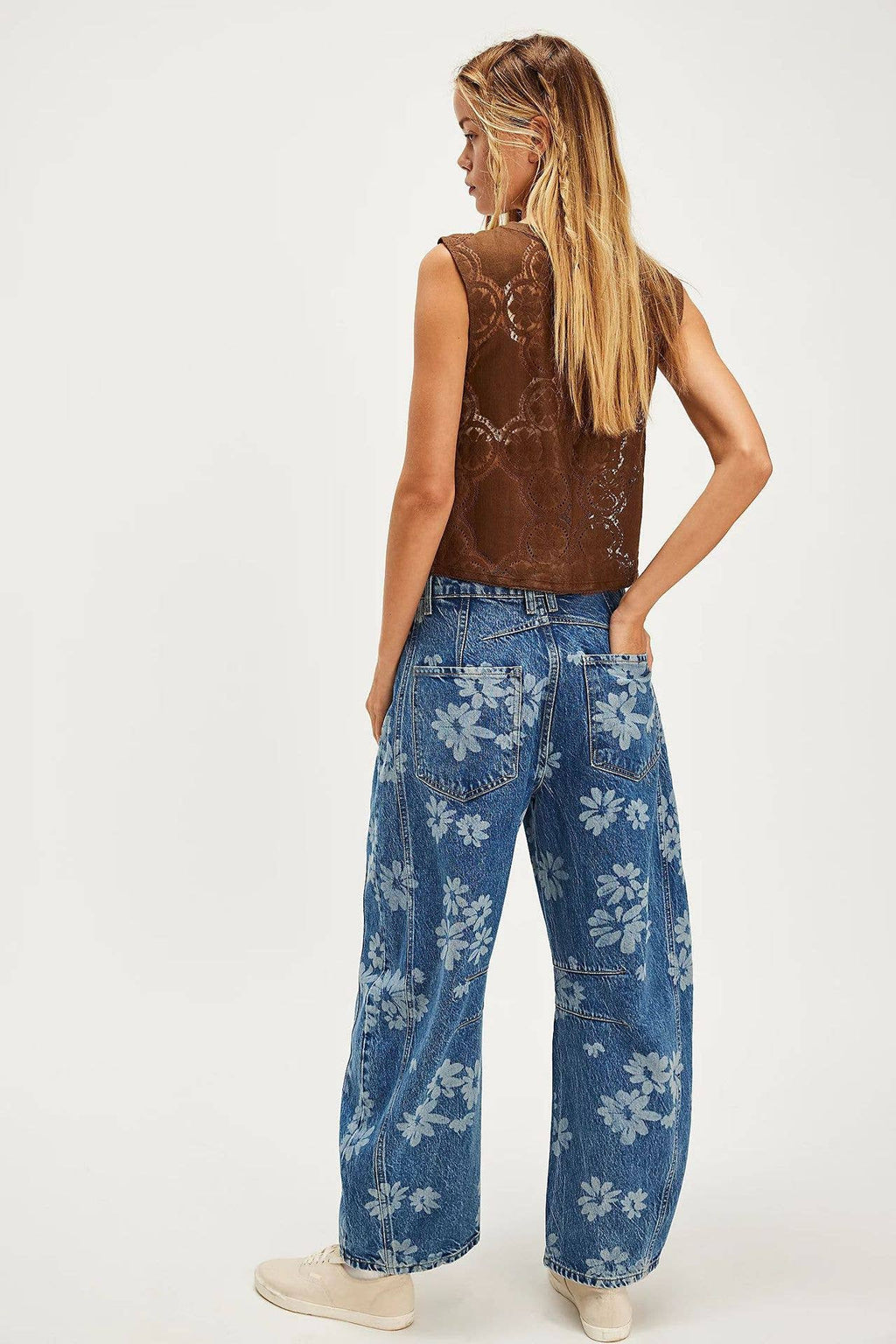 Loose High-Waisted Tapered Jeans