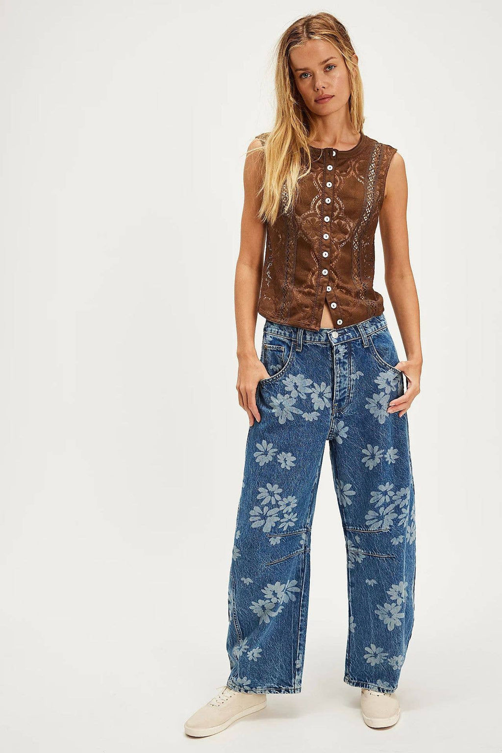 Loose High-Waisted Tapered Jeans