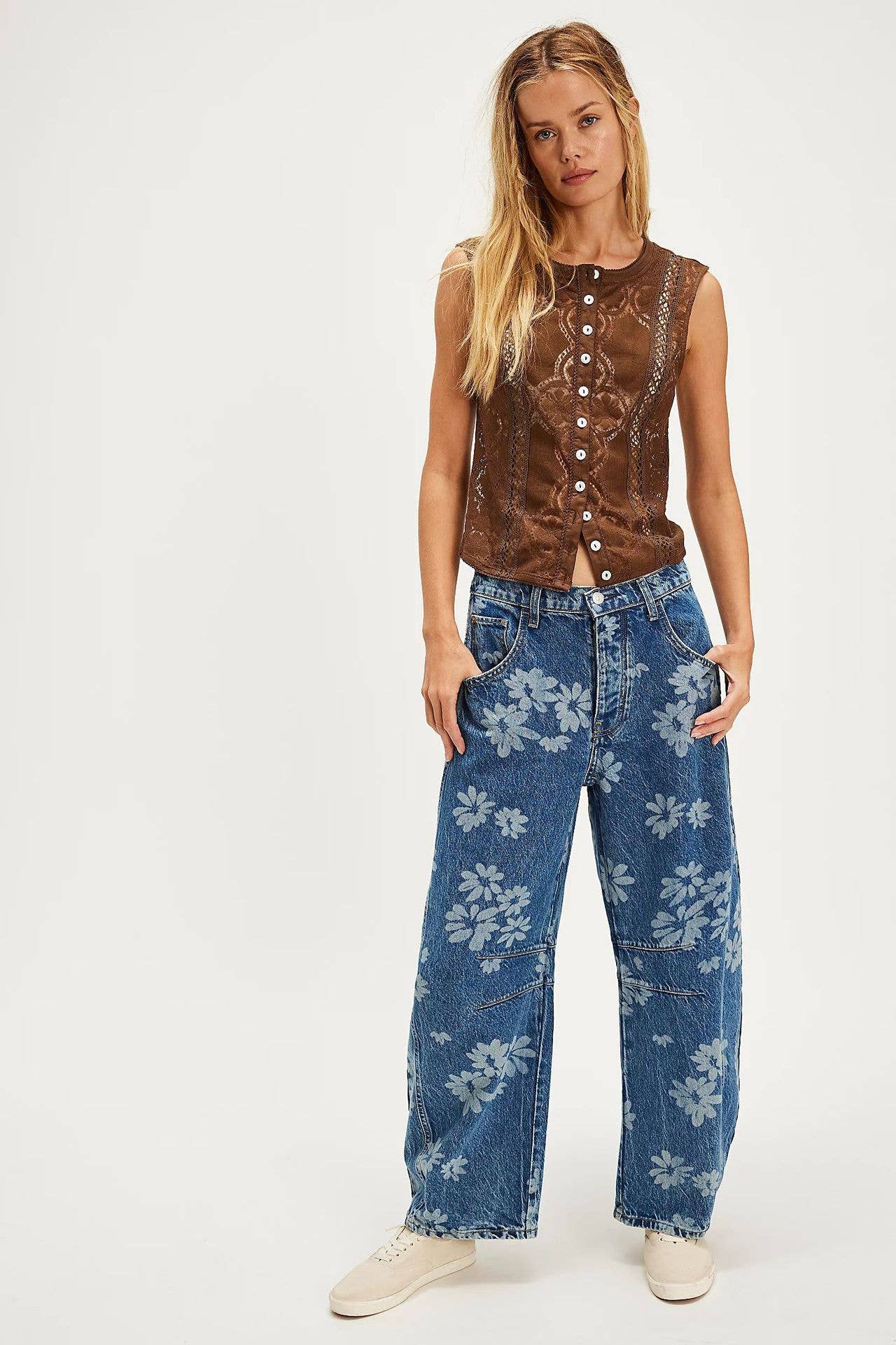 Loose High-Waisted Tapered Jeans