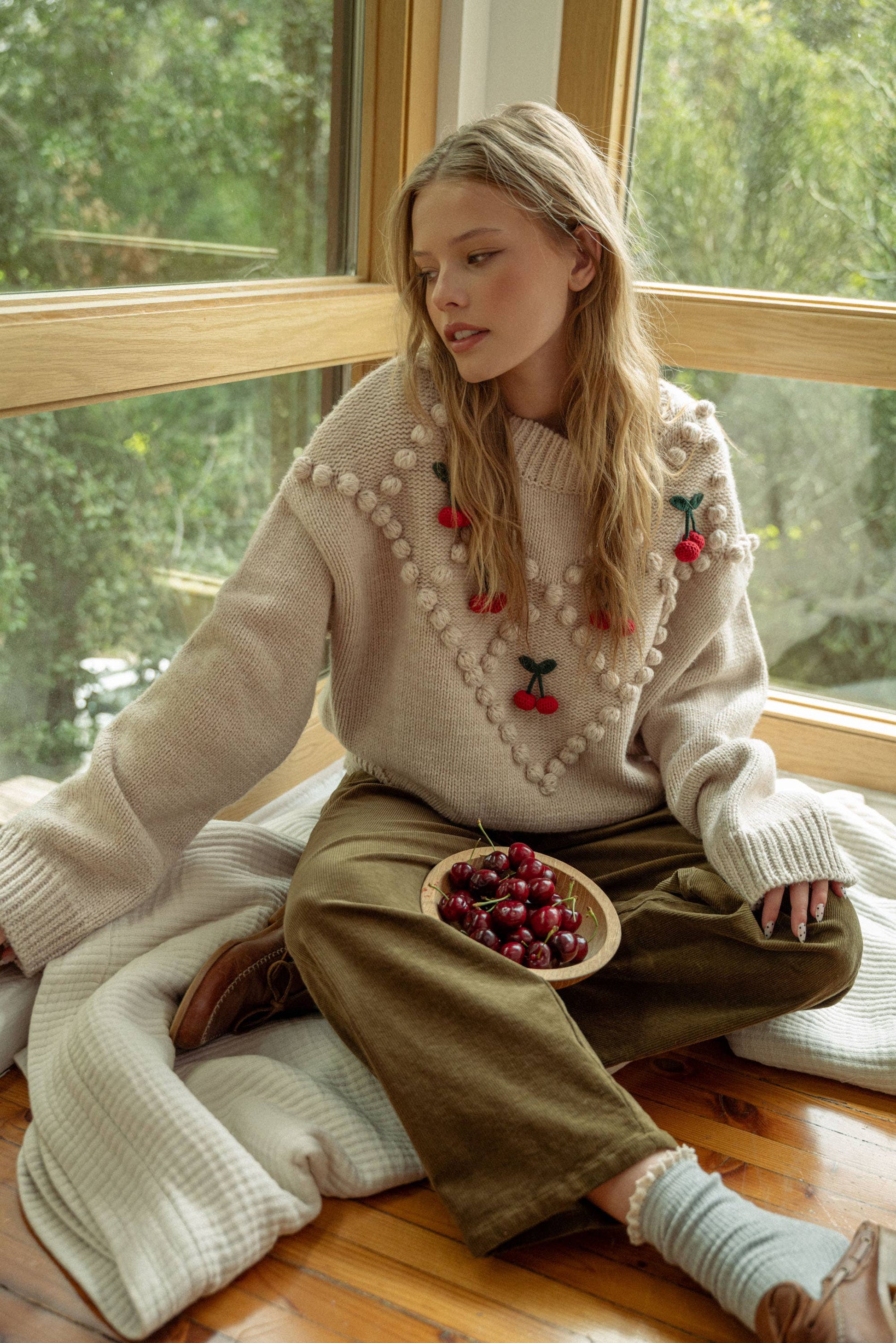 CHERRY TRIM SWEATER
