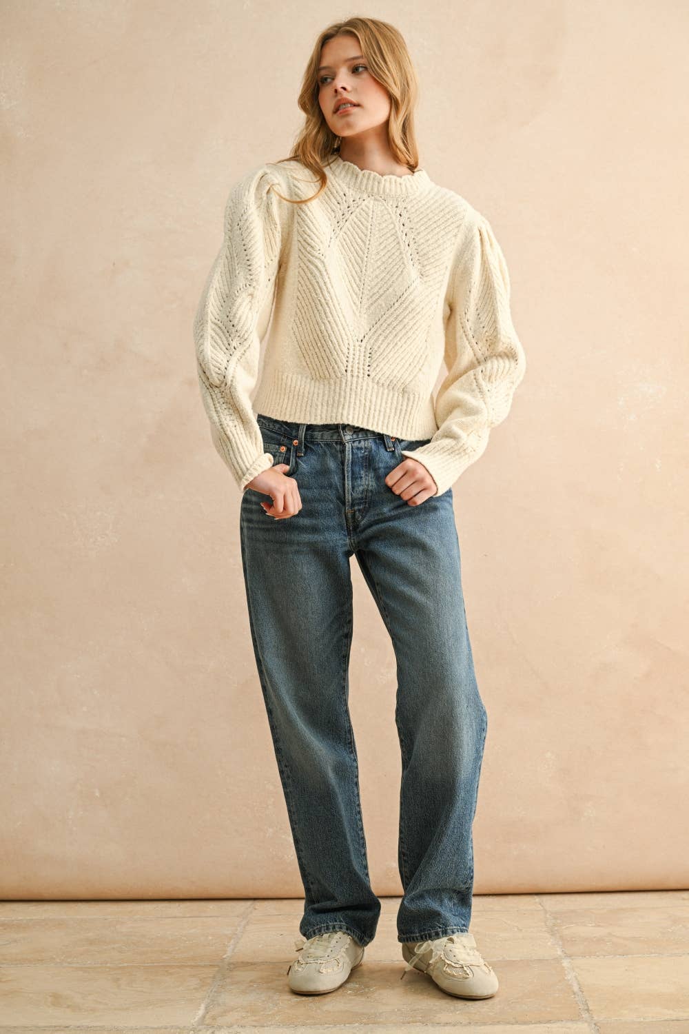 SCALLOP DETAILED PUFF SHOULDER SWEATER TOP