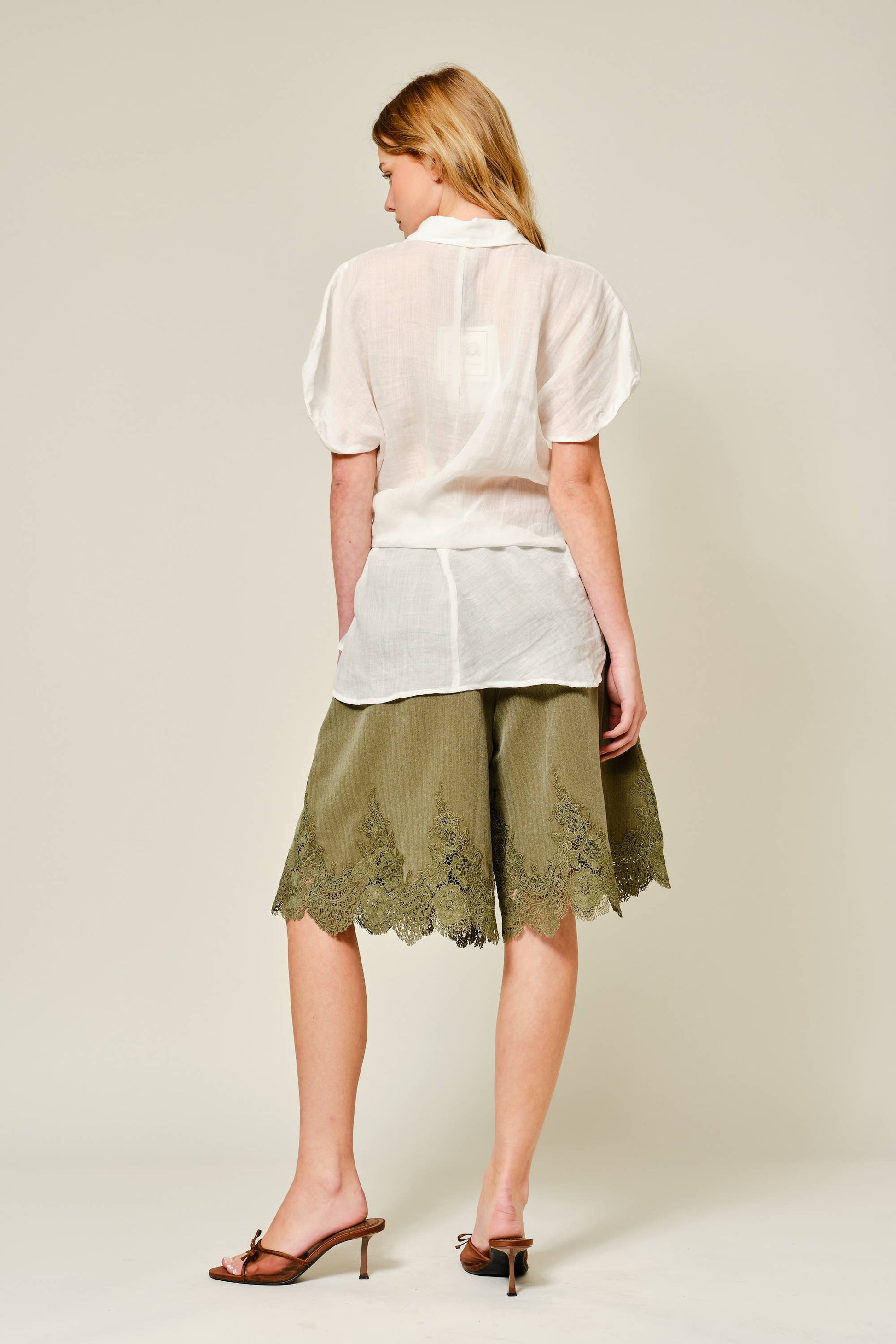 LACE HEMMING DETAIL CLASSIC LONG SHORTS