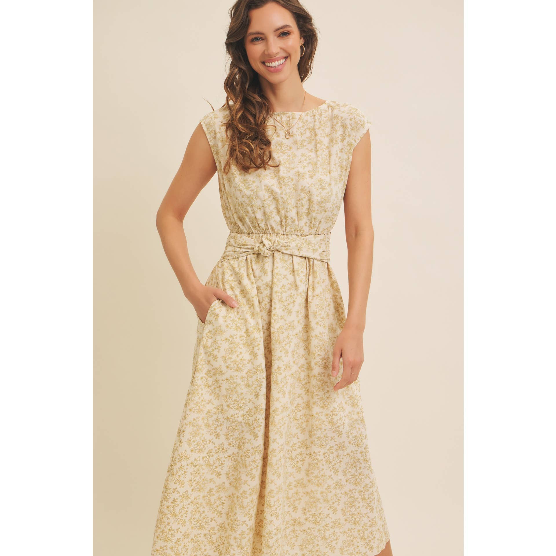 BOAT NECK PLEATED SLEEVELESS FLORAL MIDI DRESS