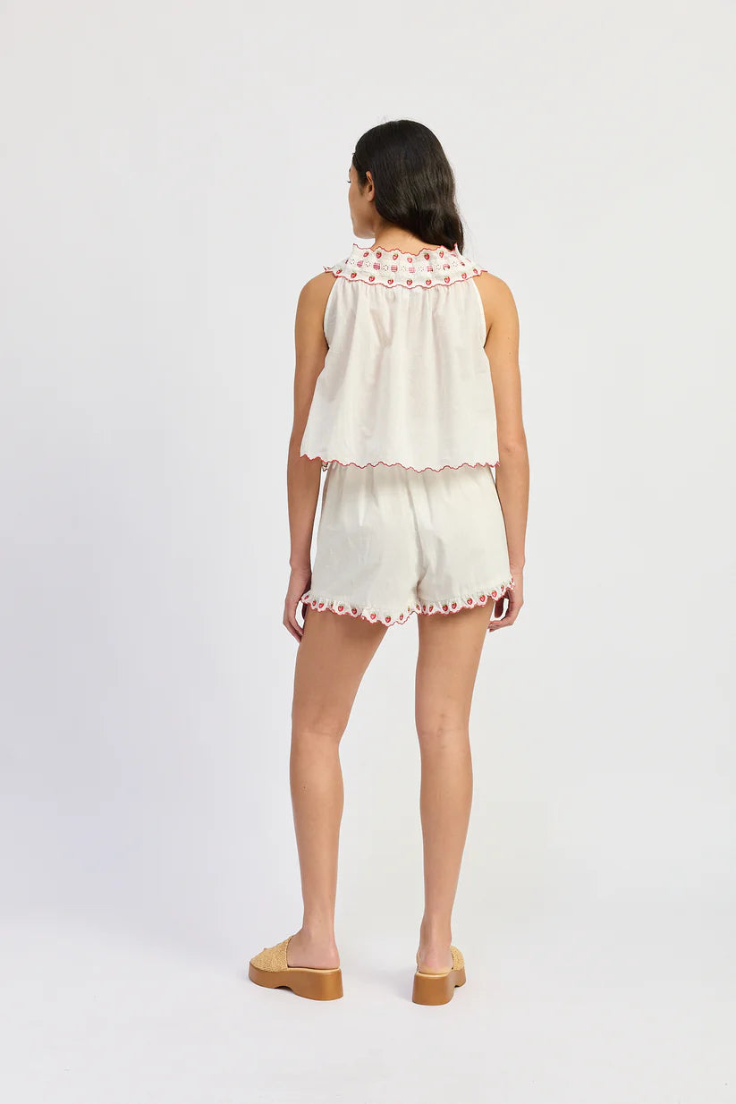 STRAWBERRY EMBROIDERED RUFFLE WAIST SHORTS