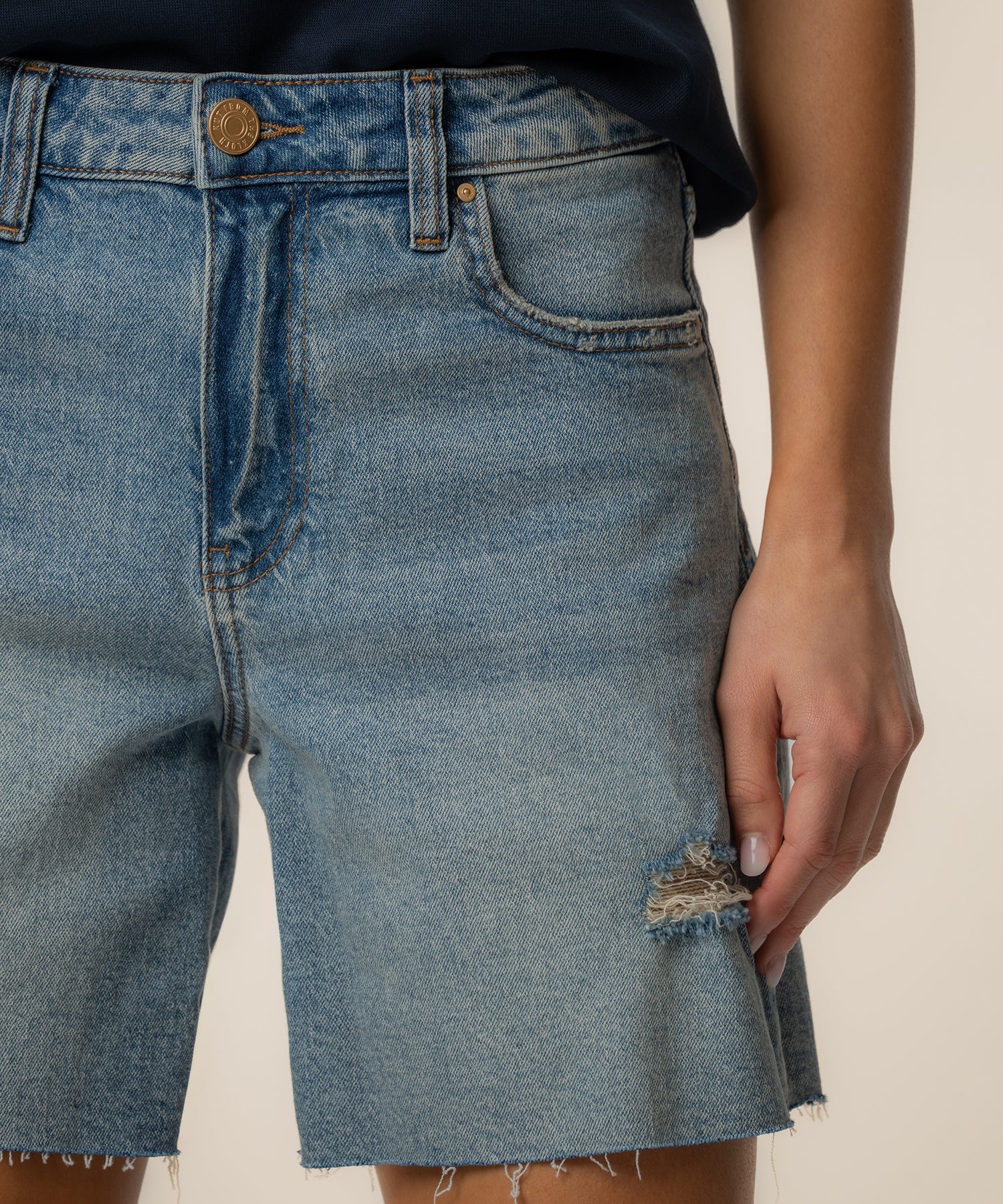 Hailey High Rise Short W/raw Hem