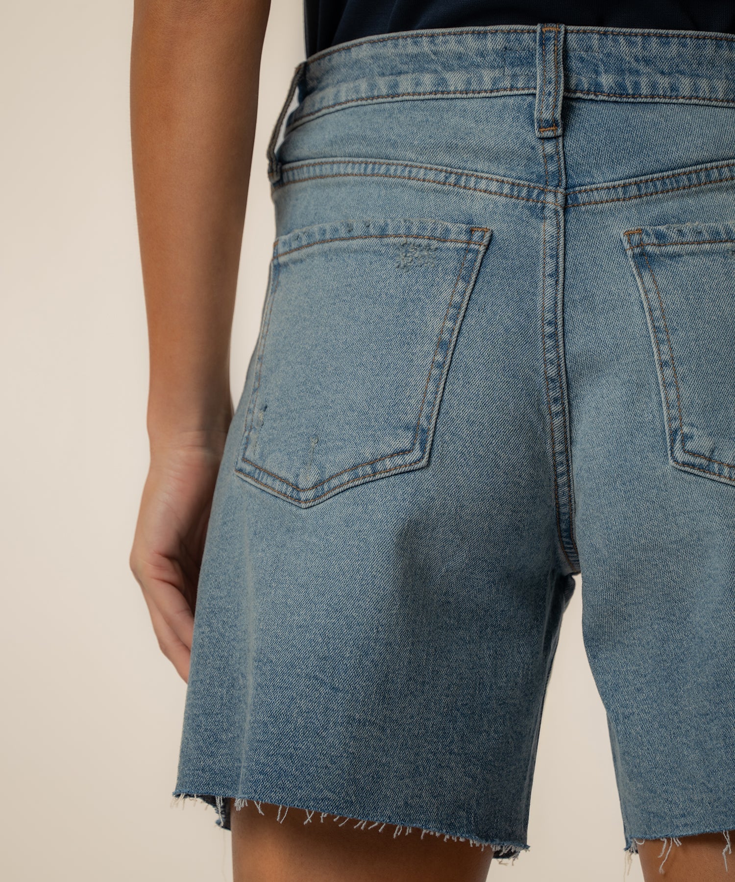 Hailey High Rise Short W/raw Hem