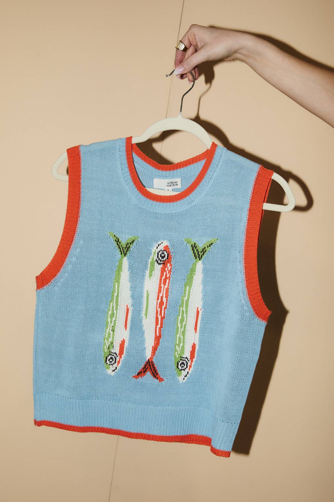 ROUND NECK 'FISH' GRAPHIC SWEATER VEST