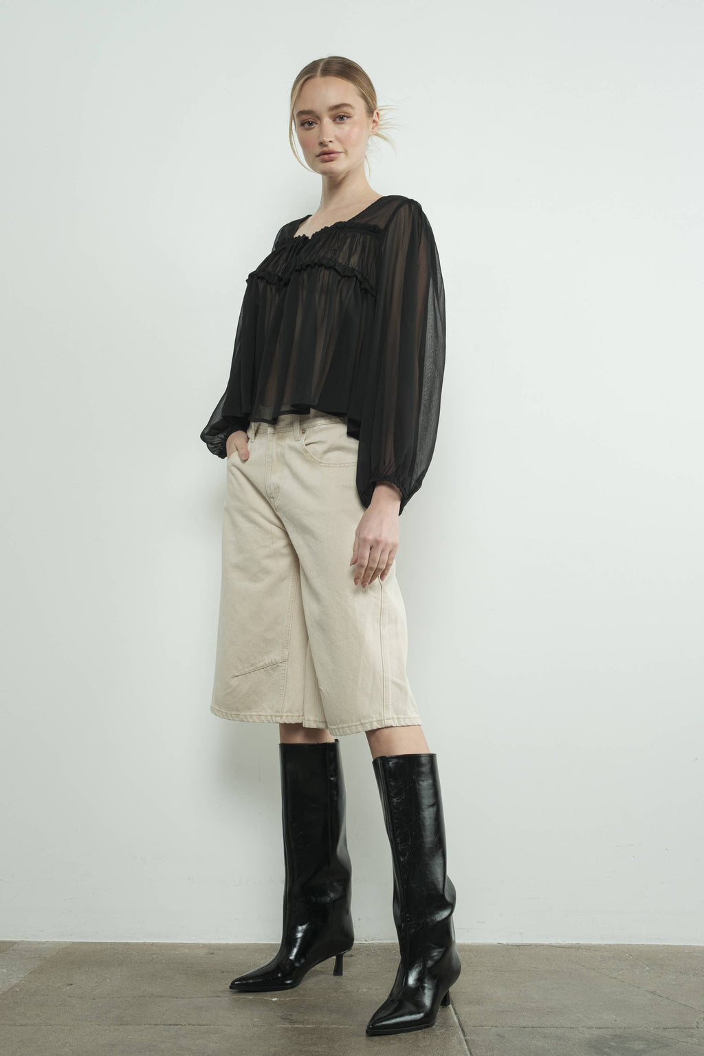 MAP3098 DENIM BERMUDA SHORTS WITH YOKE SEAM