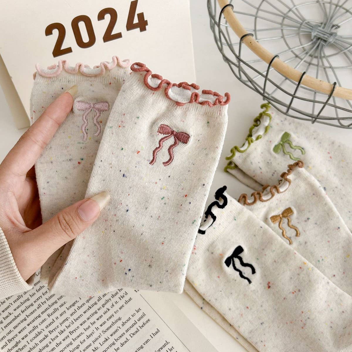 Ruffle Bows Embroidered Socks For Women_CWMS1349