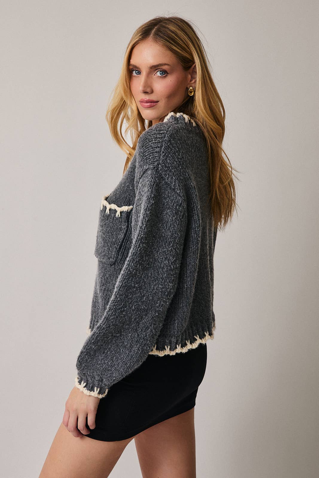 ROUND NECK LONG SLEEVE STITCH DETAIL SWEATER