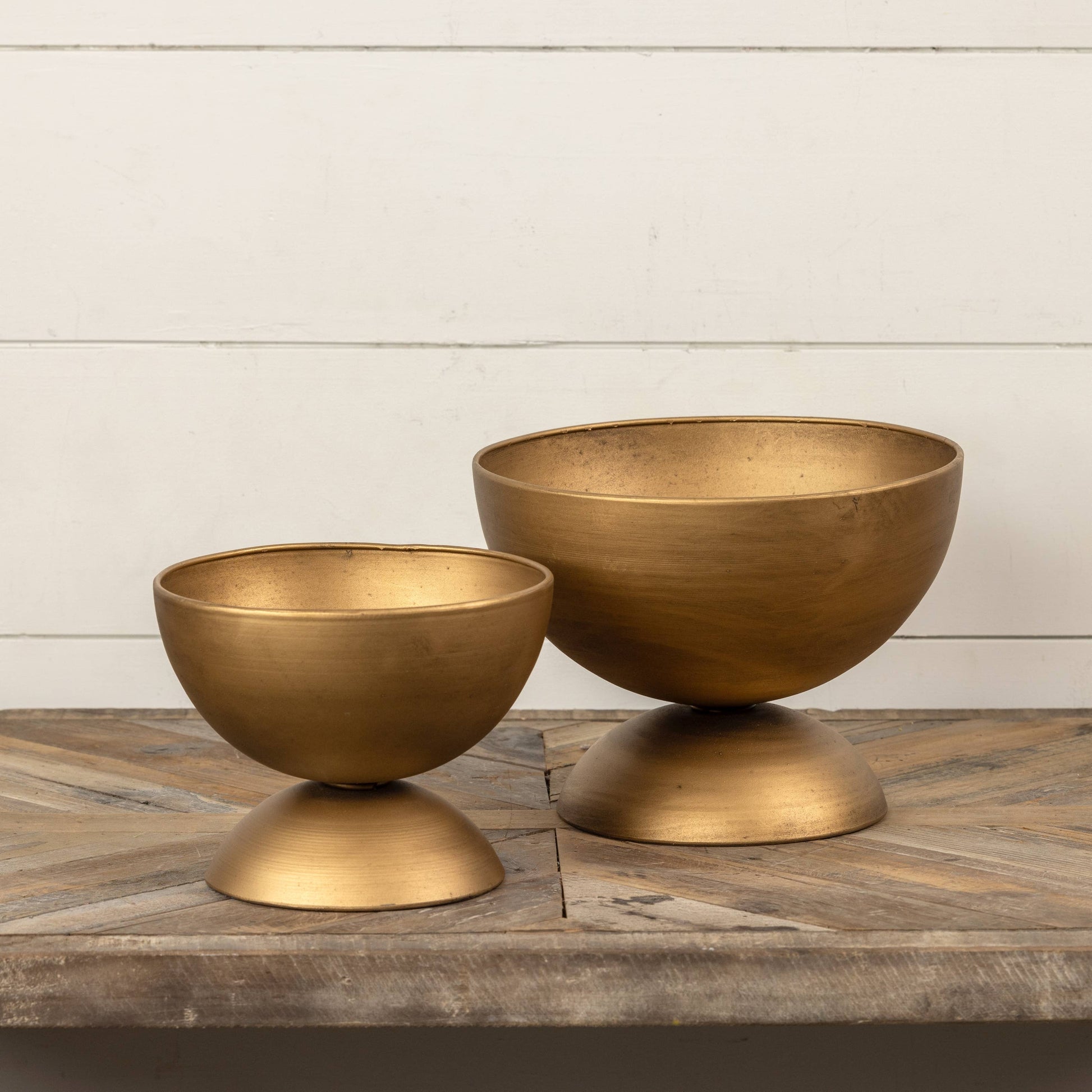 LARGE GOLD NOBILITY BOWL