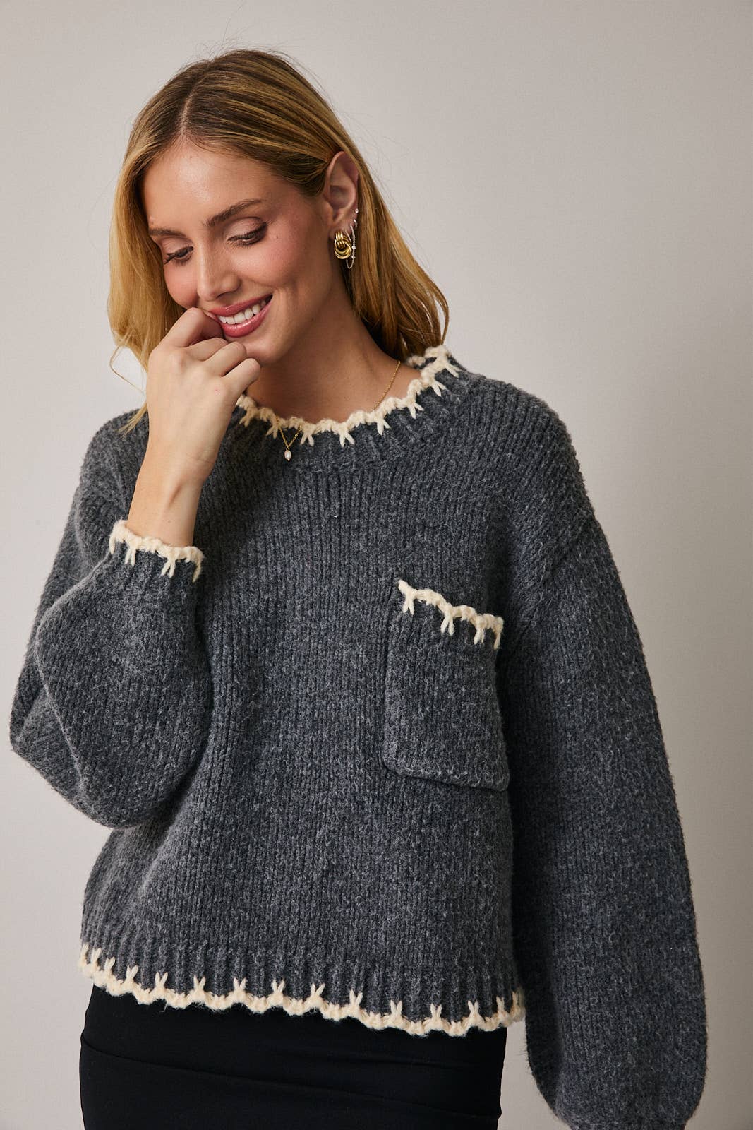 ROUND NECK LONG SLEEVE STITCH DETAIL SWEATER