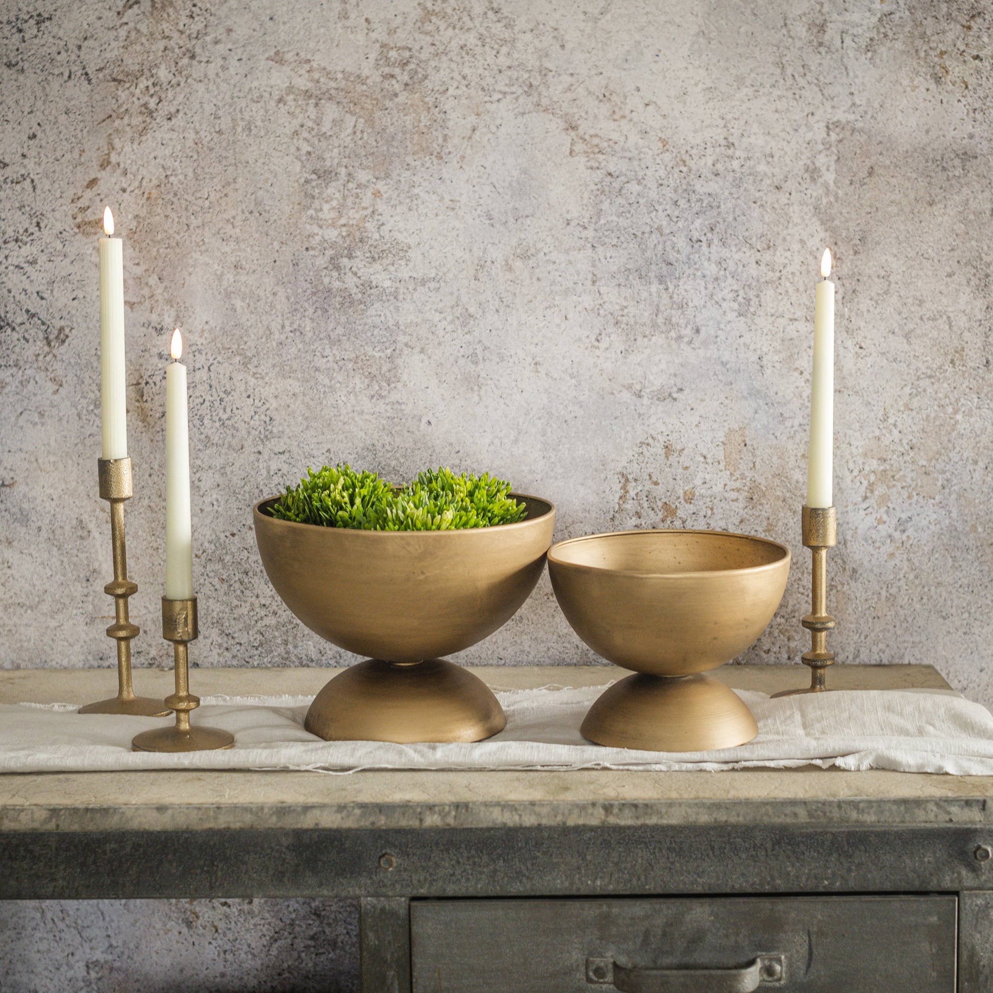 LARGE GOLD NOBILITY BOWL