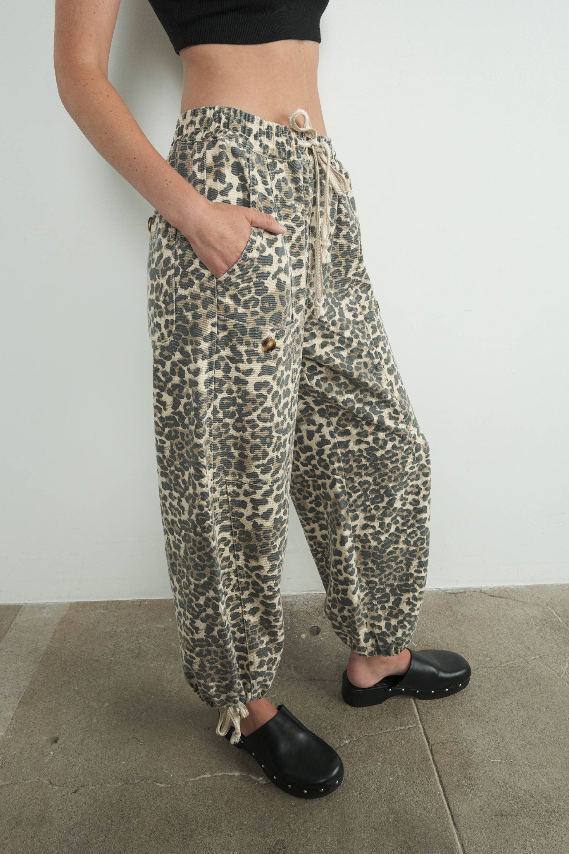 LEOPARD PRINT RELAXED FIT PULL-ON PANTS