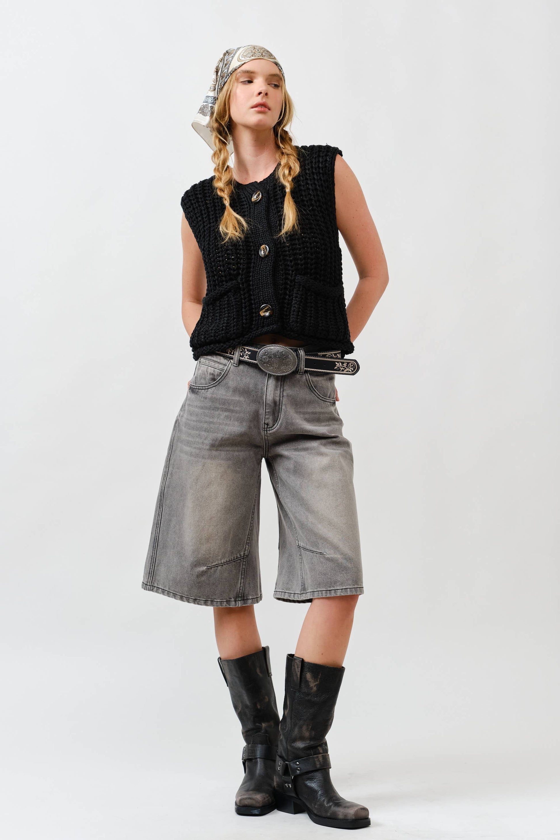 MAP3098 DENIM BERMUDA SHORTS WITH YOKE SEAM