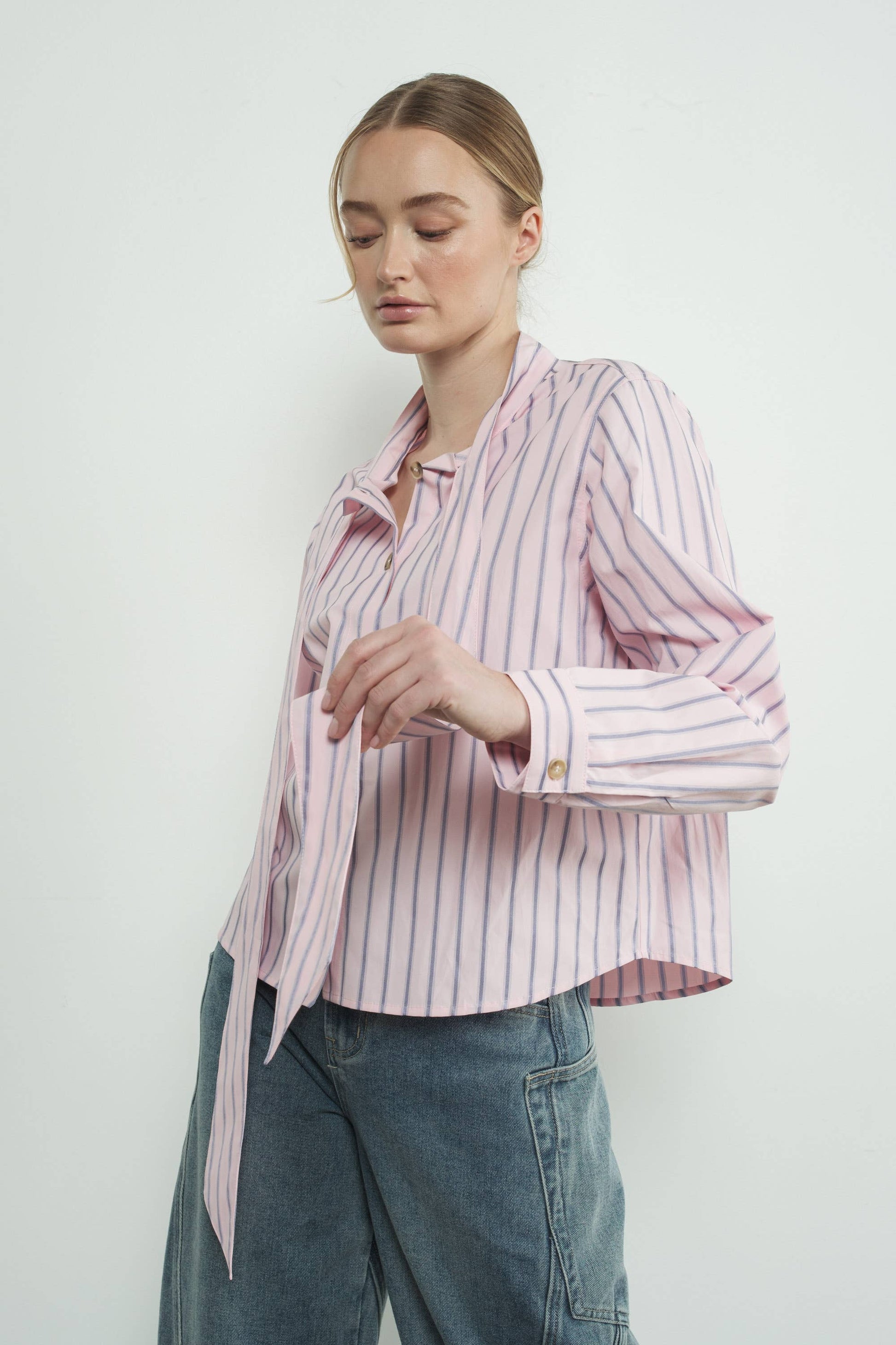 STRIPED BOW TIE SHIRT - BEIGE